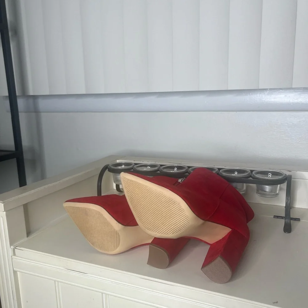 Red suede material Just Fab booties! NEW! NWOT! Size 7.5 women’s chunky heel. - Picture 5 of 8